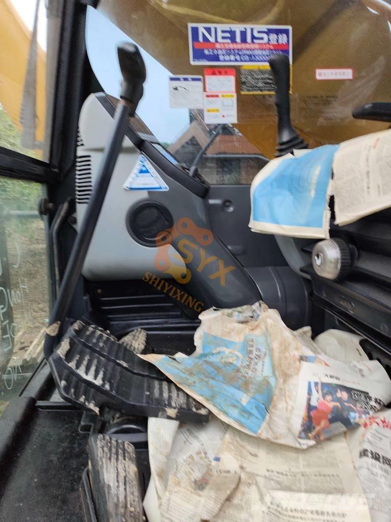 Komatsu PC 450 LC-8 حفارات زحافة