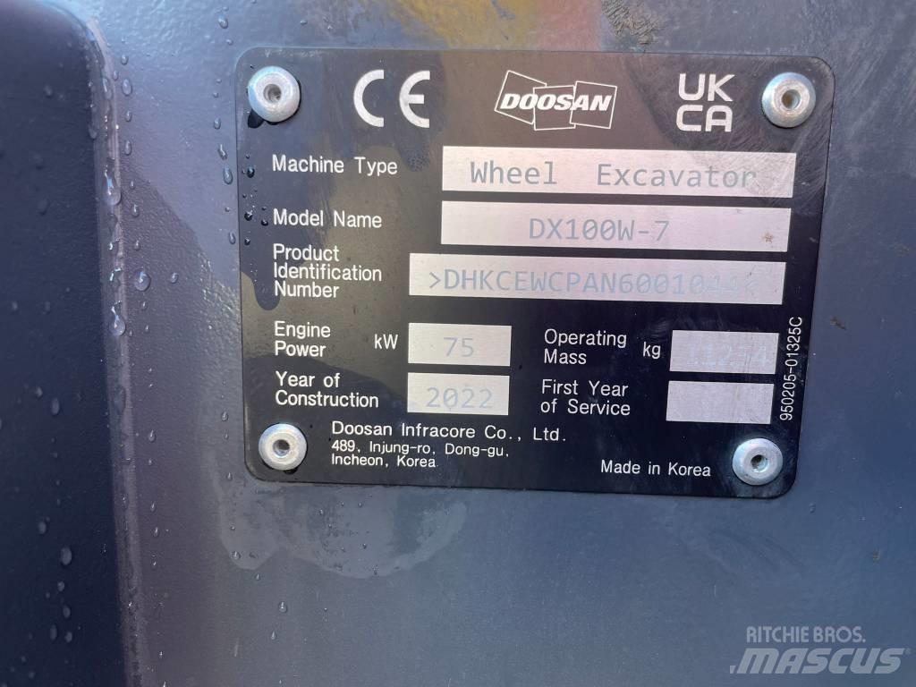 Doosan DX100W-7 حفارات بعجل