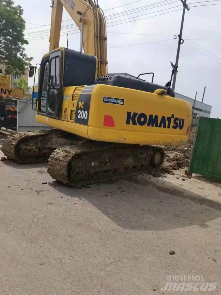 Komatsu pc200-8 حفارات زحافة