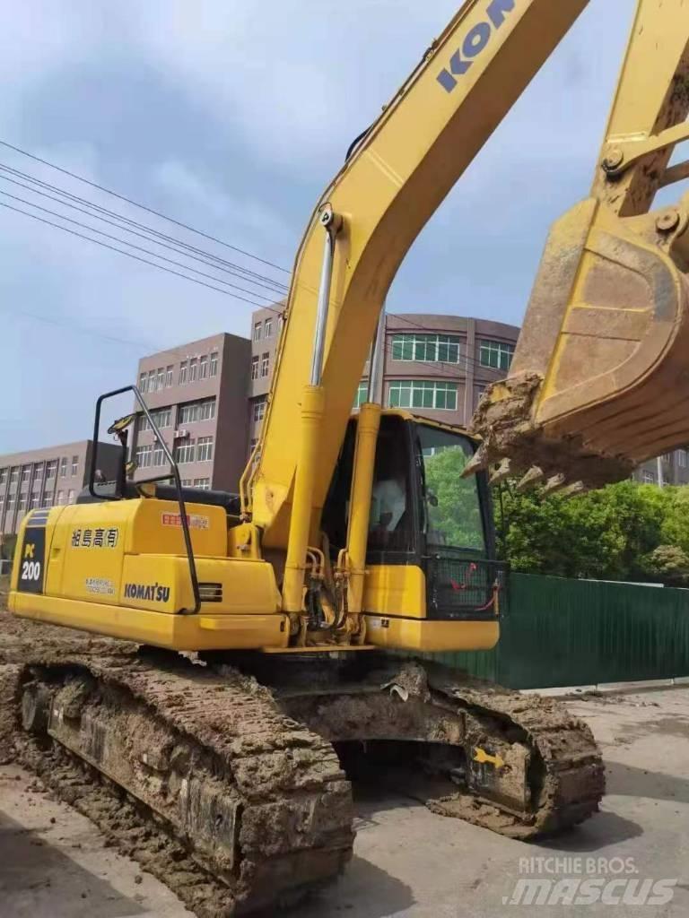 Komatsu pc200-8 حفارات زحافة