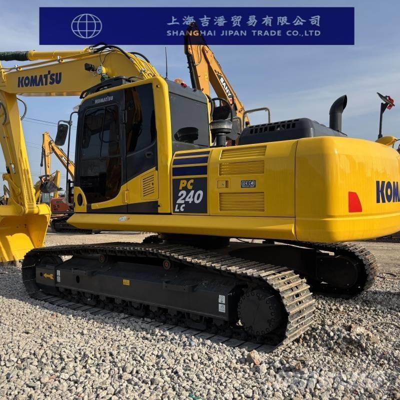 Komatsu PC 240 حفارات زحافة