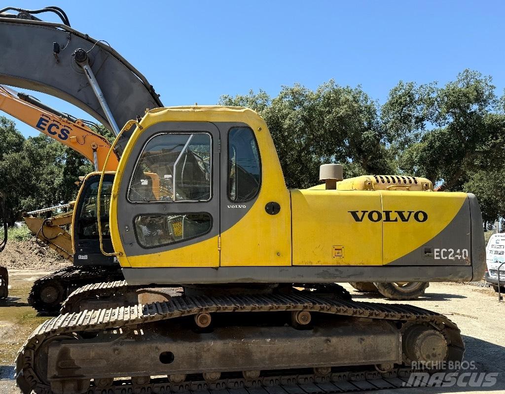 Volvo EC240 حفارات طويلة الذراع