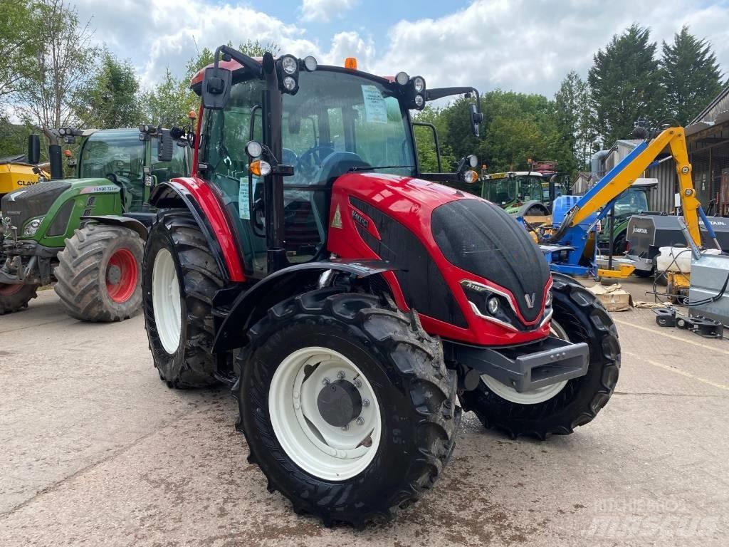 Valtra A 115 MH4 الجرارات
