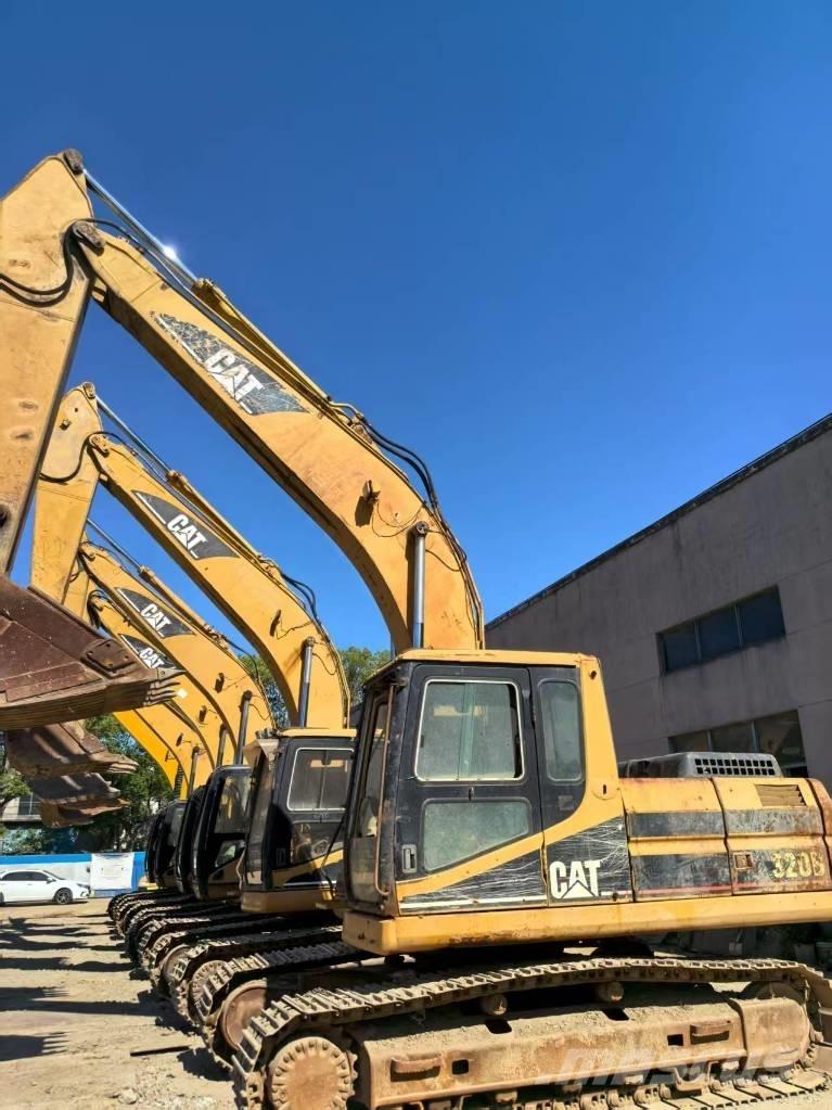 CAT 320 B L حفارات زحافة