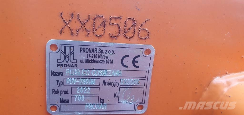 Pronar PUV 2800 M حراثات ونصول الجليد