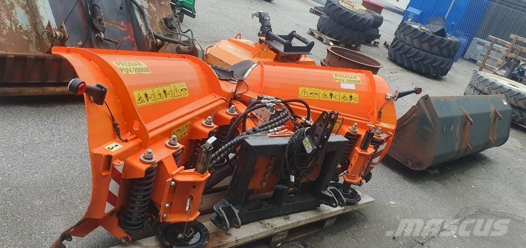 Pronar PUV 2800 M حراثات ونصول الجليد