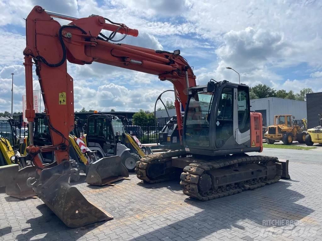 Hitachi ZX135US-3 حفارات زحافة
