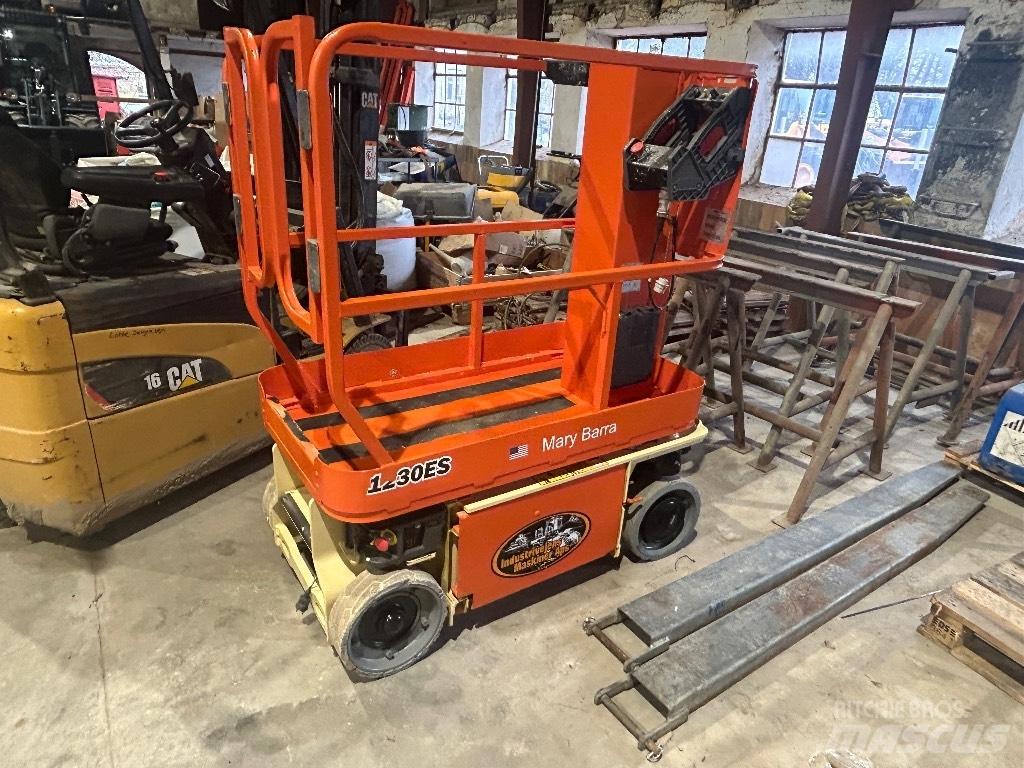 JLG 1230 ES رافعات السارية الرأسية