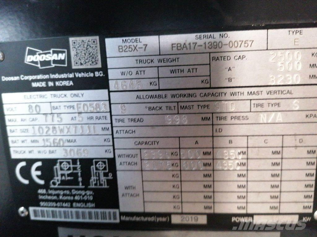 Doosan B25X-7 شاحنات ذات رافعات شوكية تعمل بالكهرباء