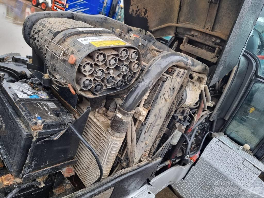 LS Mtron Plus 100 الجرارات