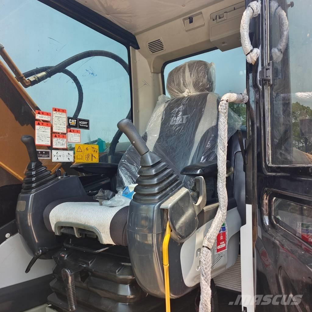 CAT 324 D حفارات زحافة