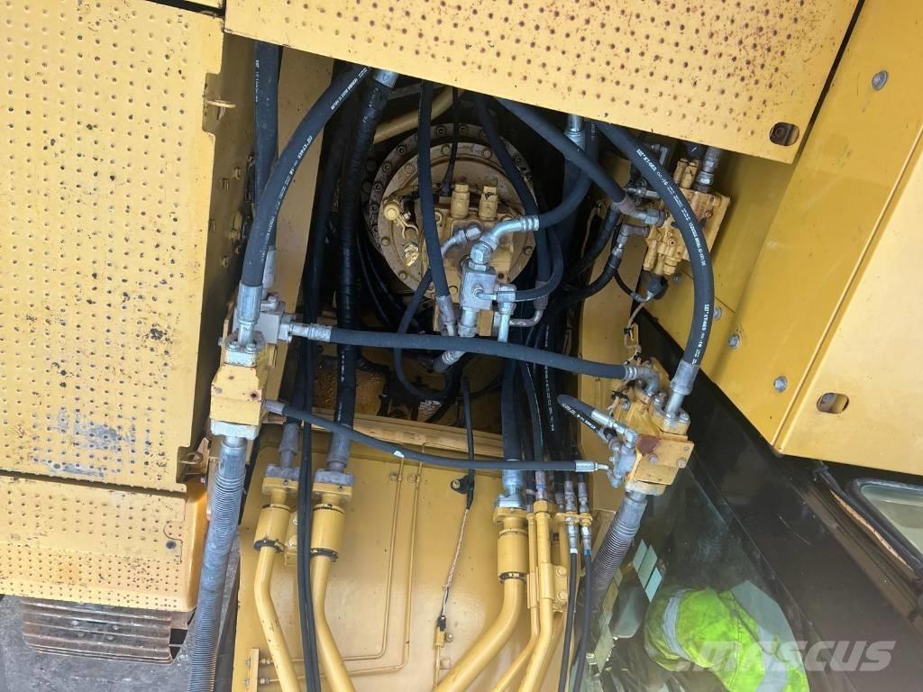 CAT 336 F L حفارات زحافة