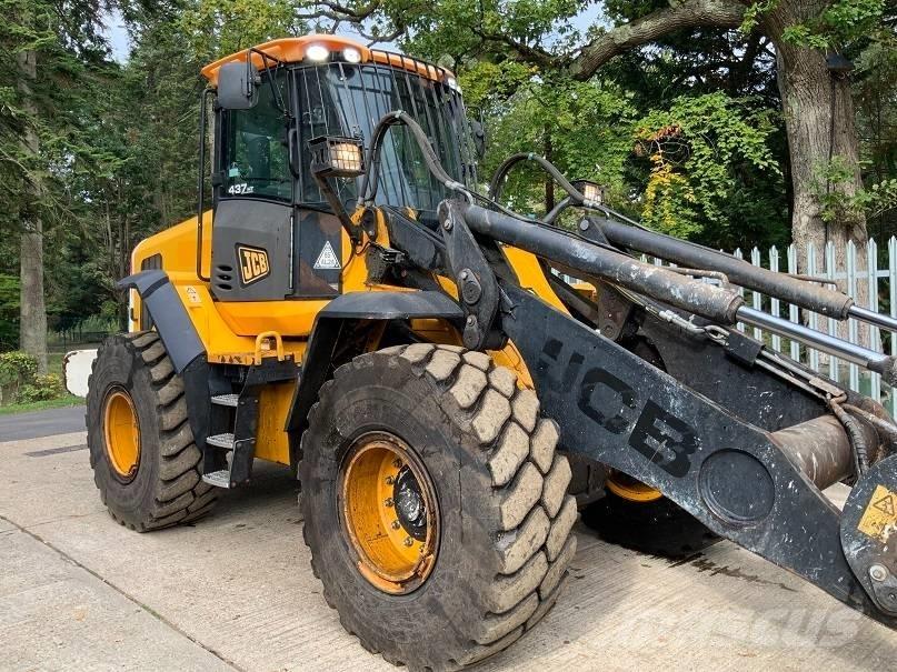 JCB 437 HT لوادر بعجل