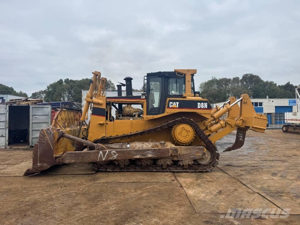 CAT D 8 N بلدوزرات مجنزرة