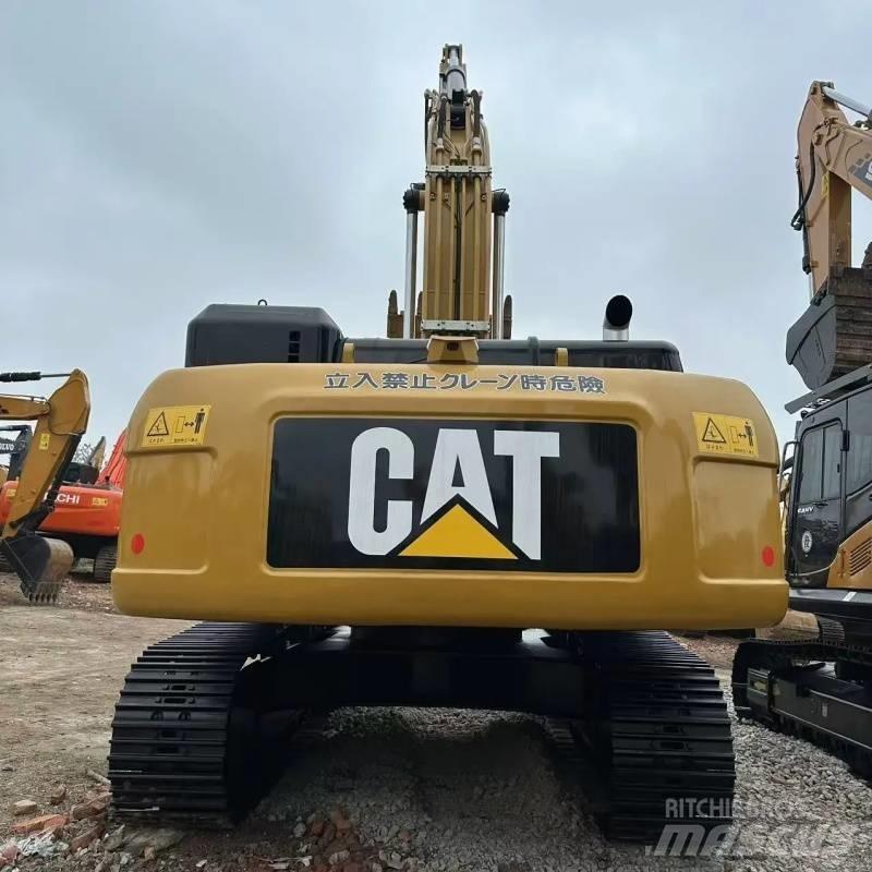 CAT 330 D حفارات زحافة