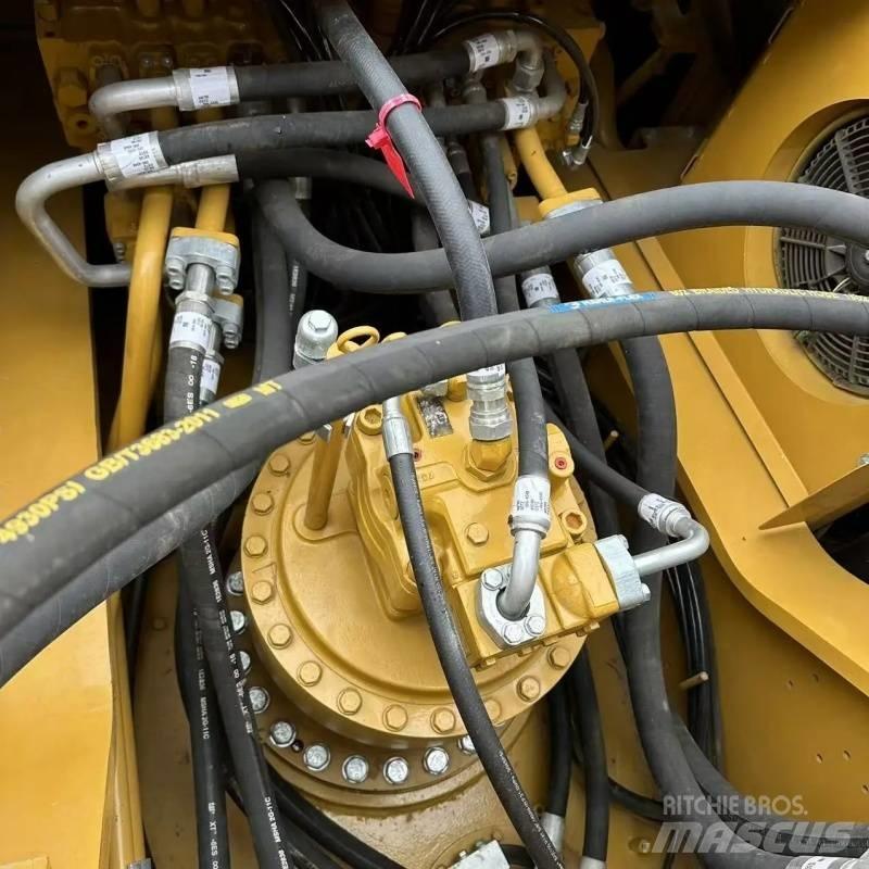 CAT 330 D حفارات زحافة