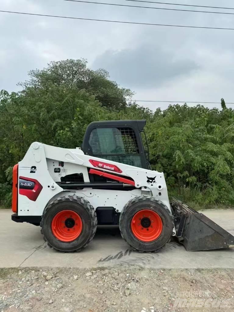 Bobcat S 630 لوادر انزلاقية التوجيه