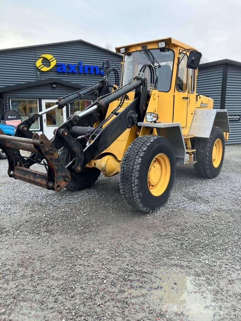 Volvo BM L 50 لوادر وحفارات أمامية