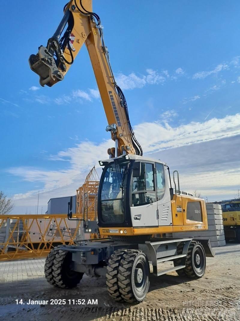 Liebherr A924 حفارات بعجل