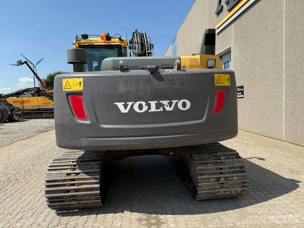 Volvo EC 140 DL حفارات زحافة