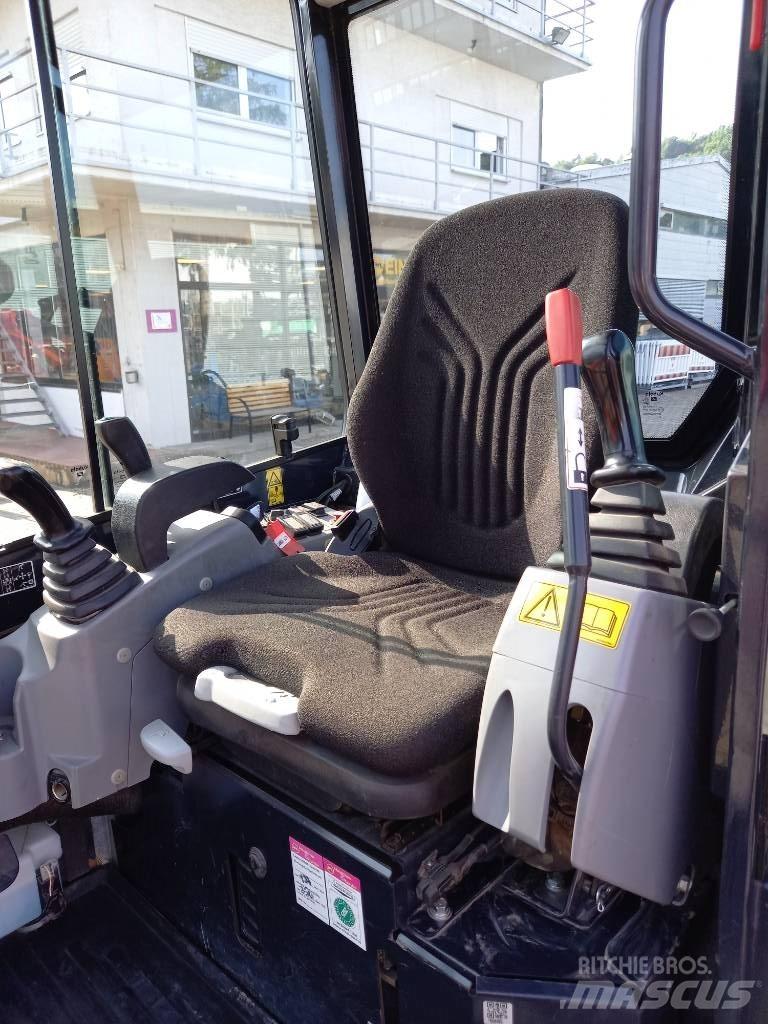 Kubota U 27-4 حفارات صغيرة أقل من 7 طن (حفارات صغيرة)