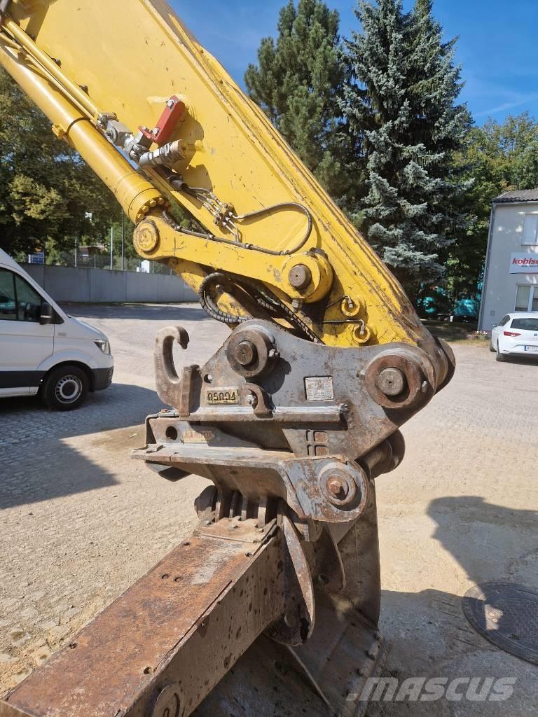 Komatsu PC 210 LC-11 حفارات زحافة