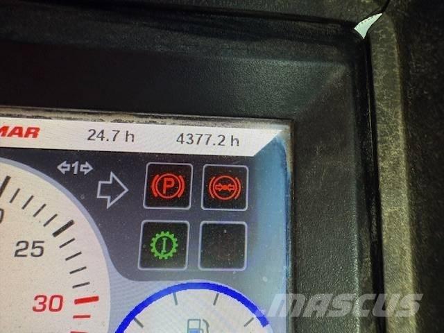 Yanmar B 95 W حفارات بعجل