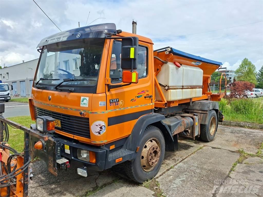 Mercedes-Benz 1317 شاحنات بمقصورة وهيكل