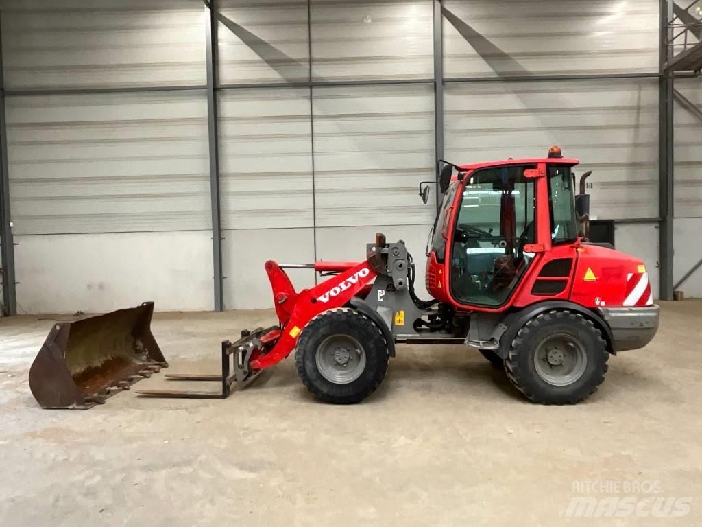 Volvo L 25 F لوادر بعجل