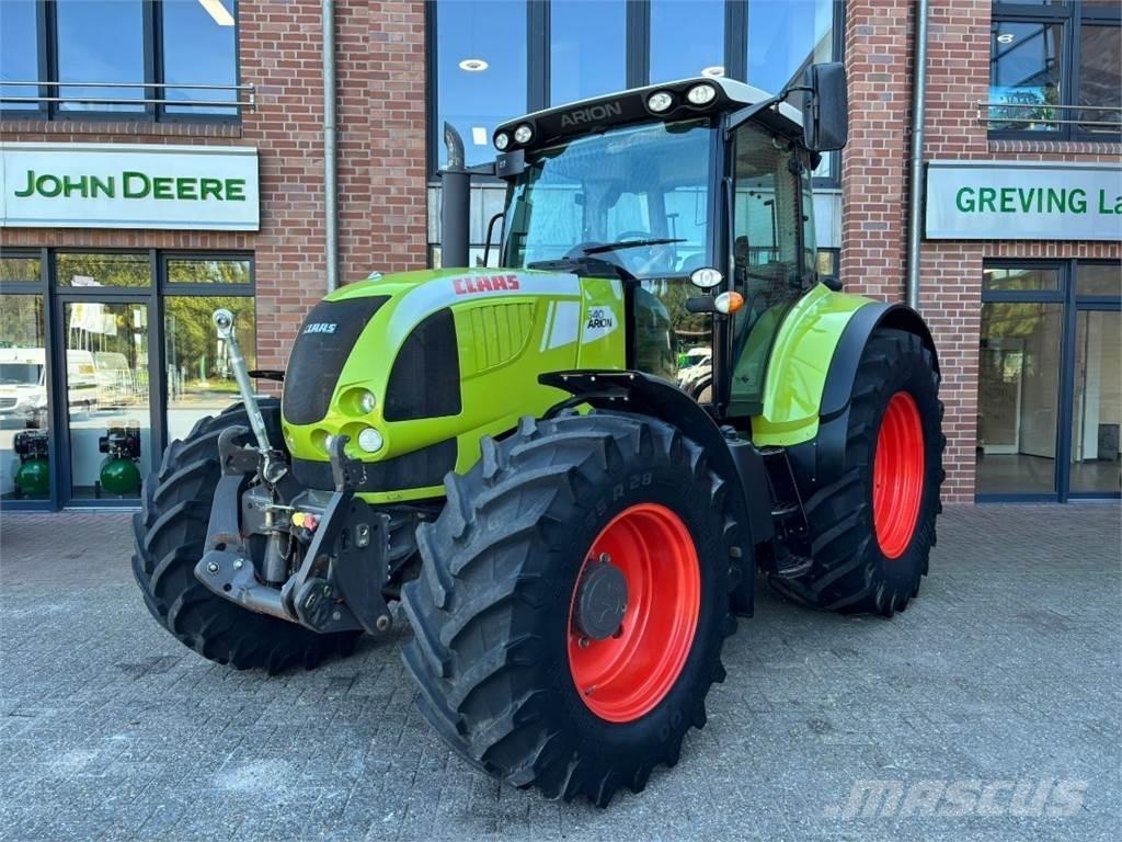 CLAAS Arion 640 الجرارات