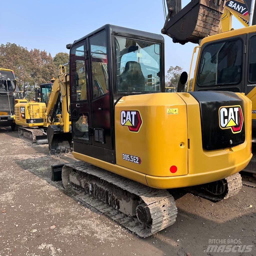 CAT 305.5 حفارات زحافة