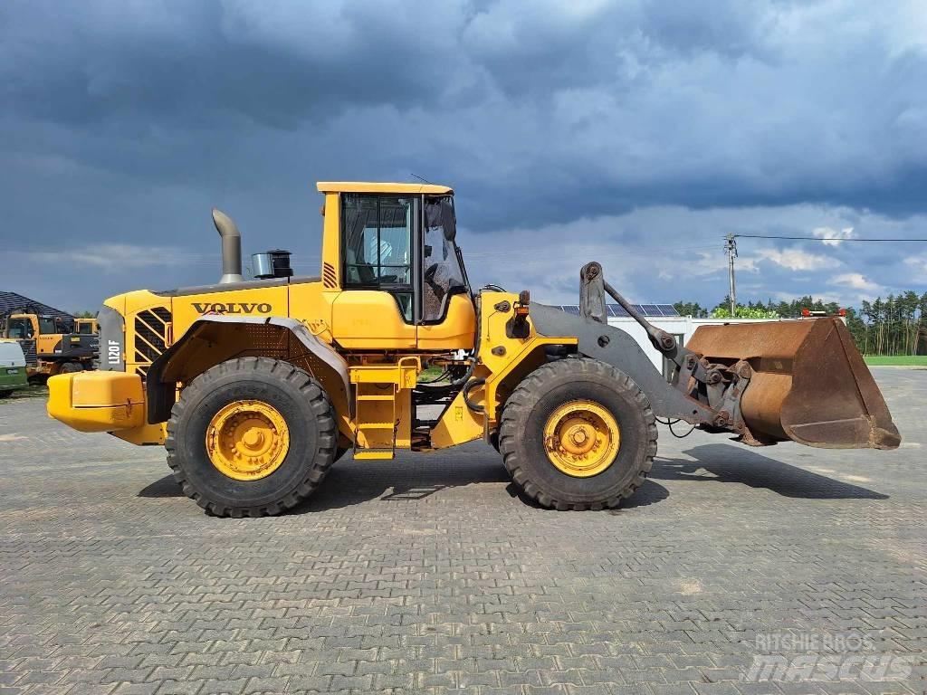 Volvo L 120 F لوادر بعجل