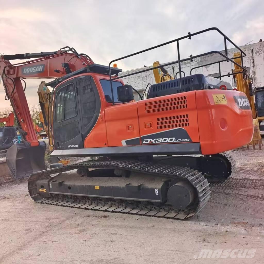 Doosan DX 300 حفارات زحافة