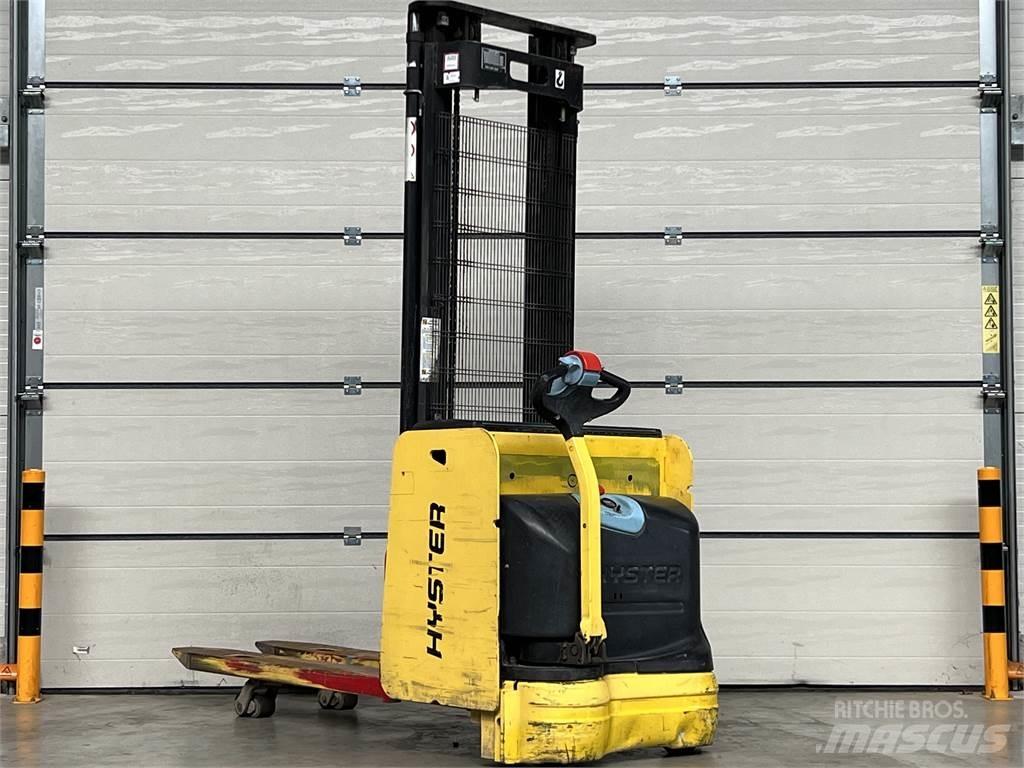 Hyster S1.6AC معدات التكديس الجوالة