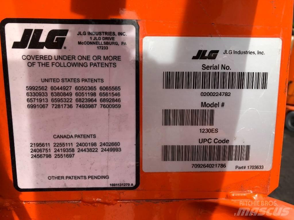 JLG 1230ES      V-3373 رافعات السارية الرأسية