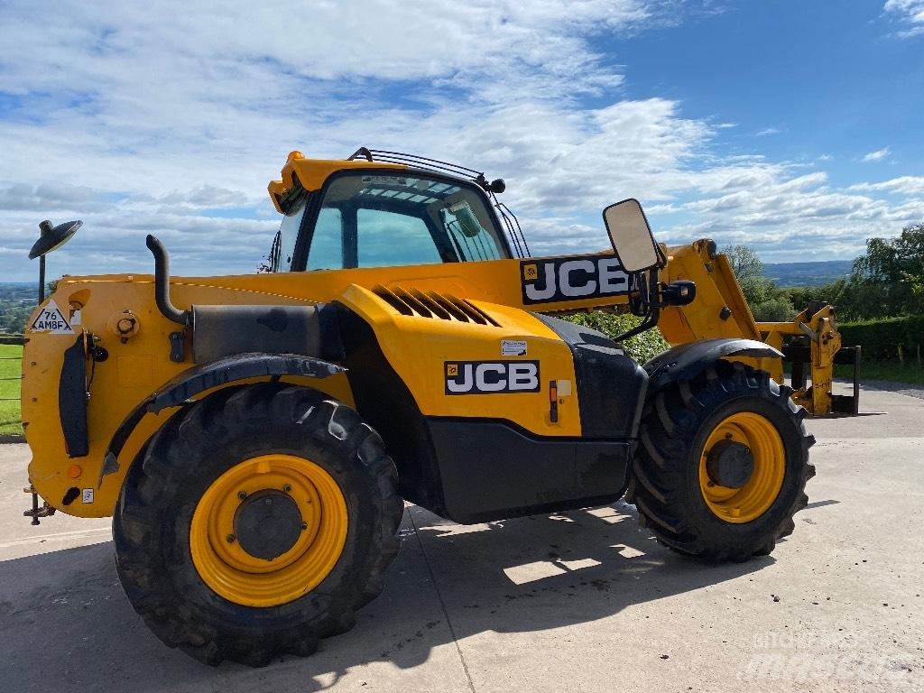 JCB 531-70 مناولات متداخلة