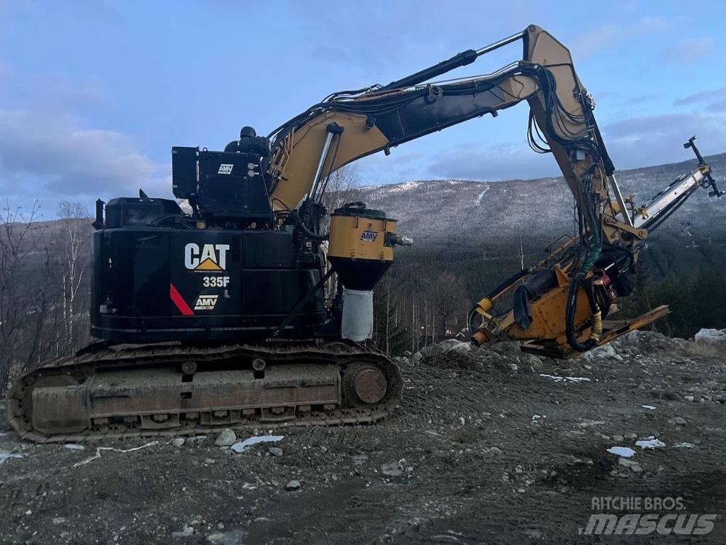 CAT 335 F L CR معدات الثقب السطحي