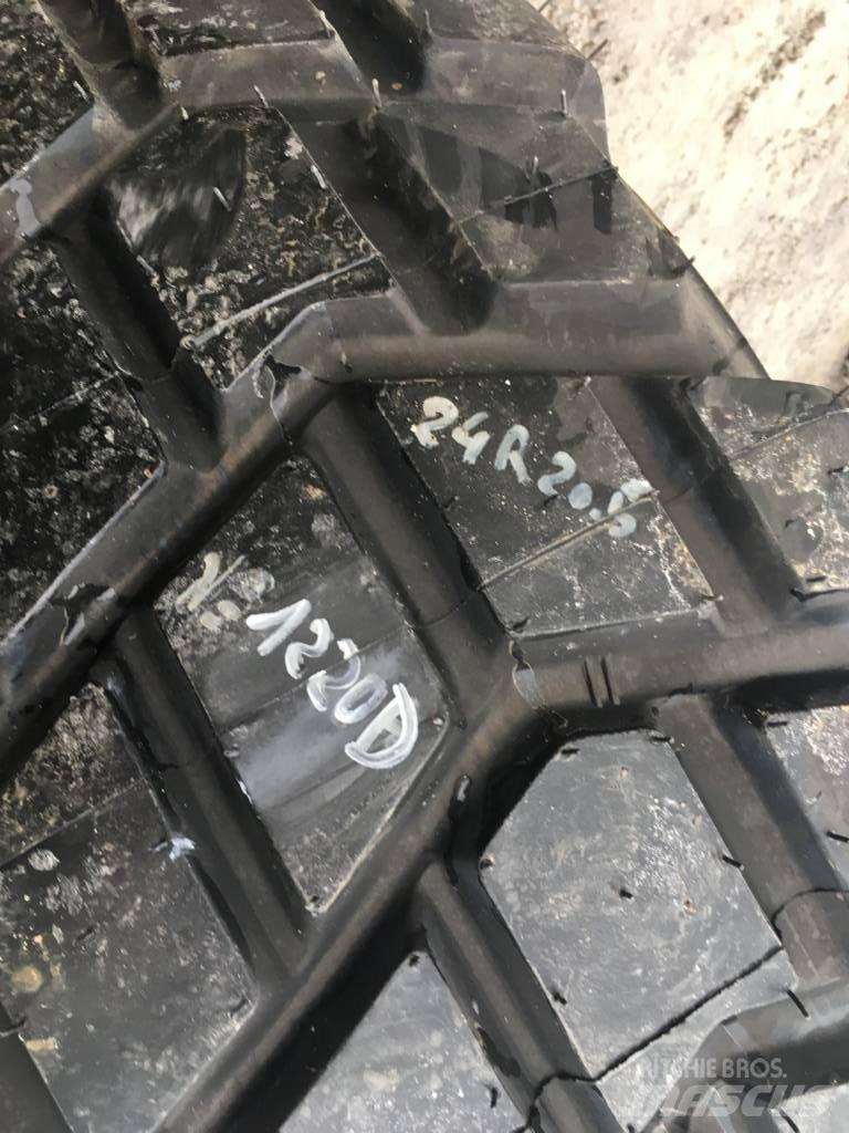  MAGNA TYRES 24R20.5 الإطارات والعجلات والحافات