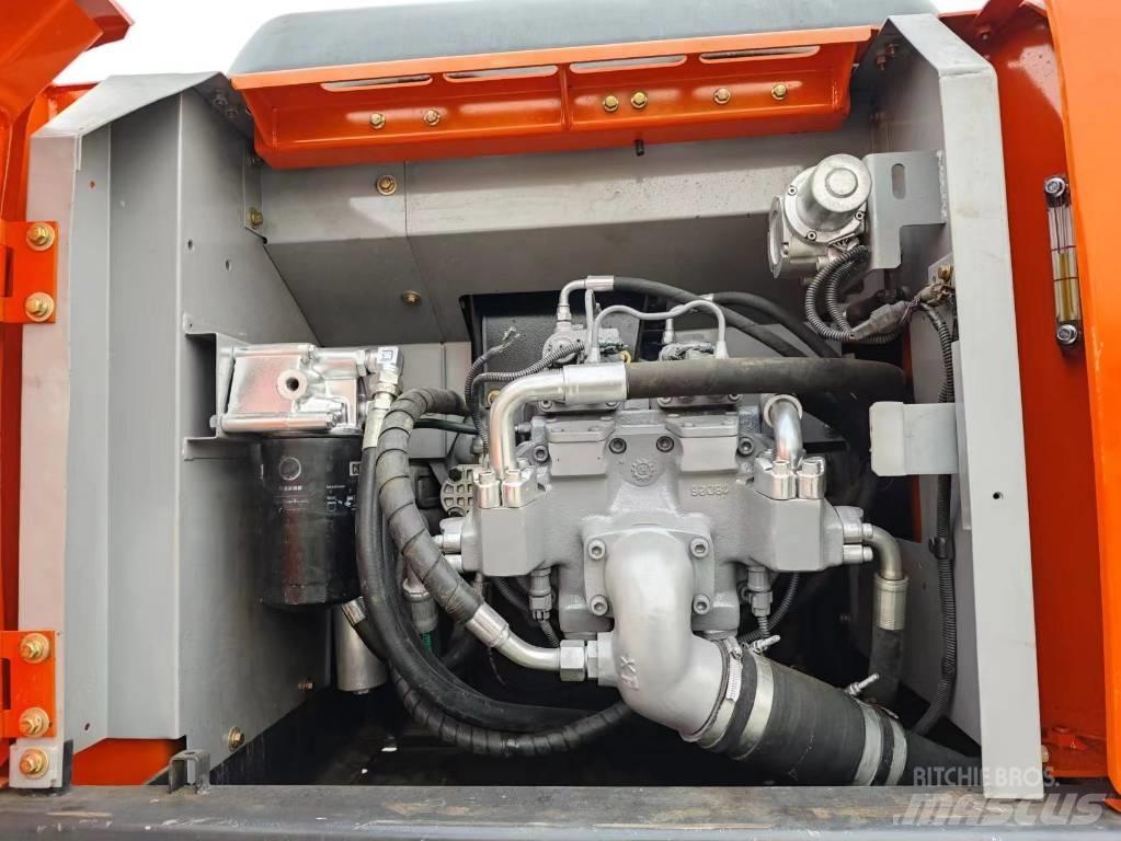 Hitachi ZX 200-6 حفارات زحافة