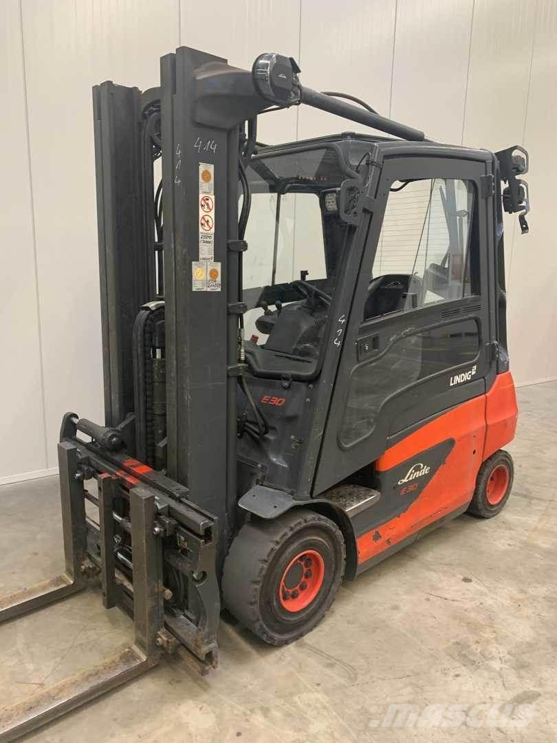 Linde E30 شاحنات ذات رافعات شوكية تعمل بالكهرباء