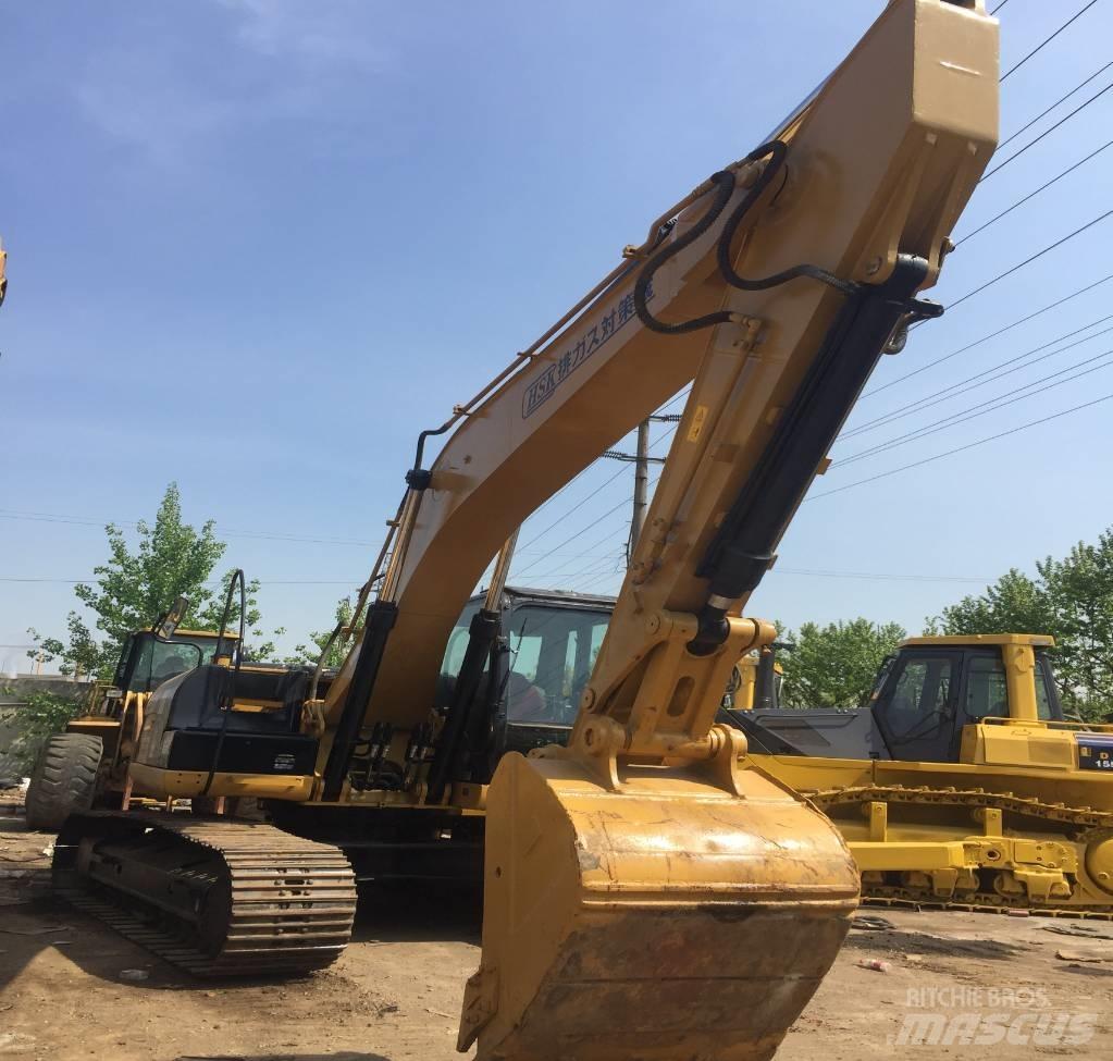 CAT 320 D حفارات زحافة