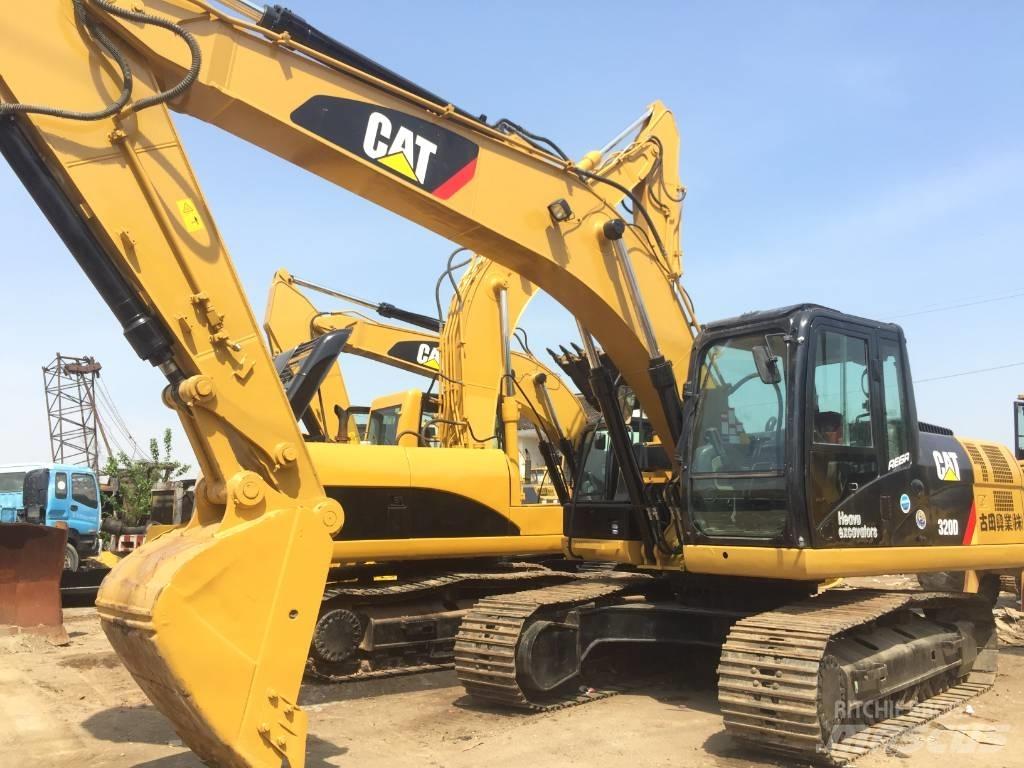 CAT 320 D حفارات زحافة