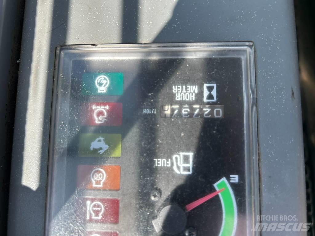 Takeuchi TB 153 FR حفارات صغيرة أقل من 7 طن (حفارات صغيرة)