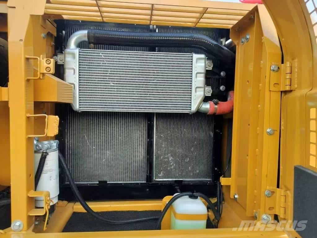 CAT 320D2L حفارات زحافة