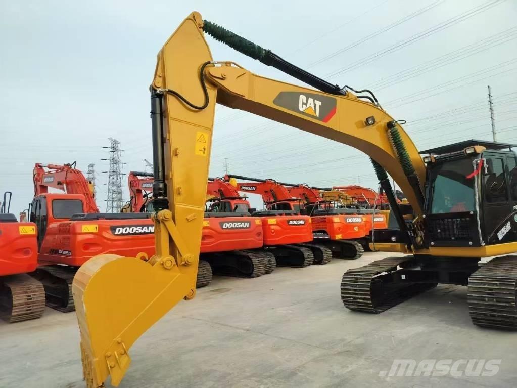 CAT 320D2L حفارات زحافة