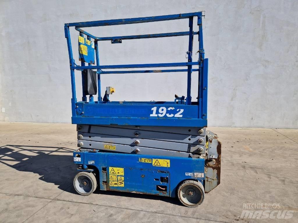 Genie GS 1932  R386 رافعات مقصية الشكل