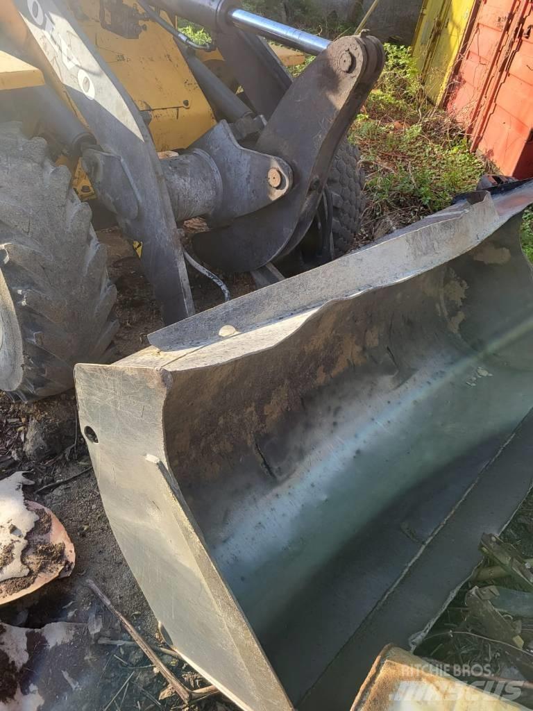 Volvo L 30 B لوادر بعجل