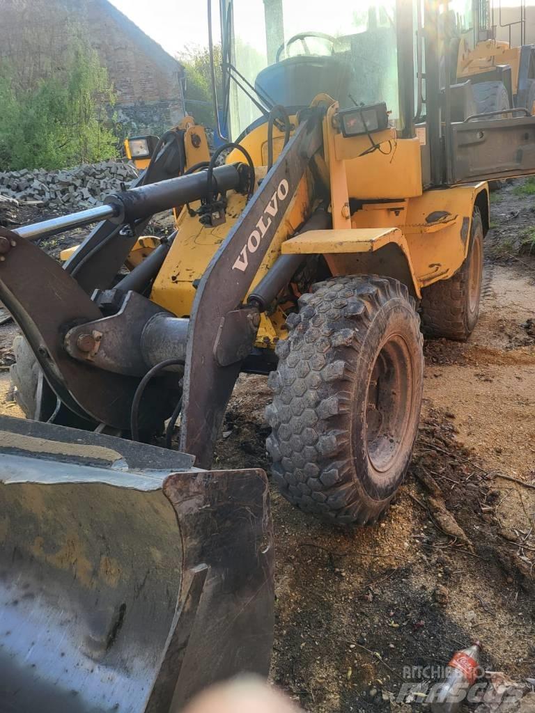 Volvo L 30 B لوادر بعجل