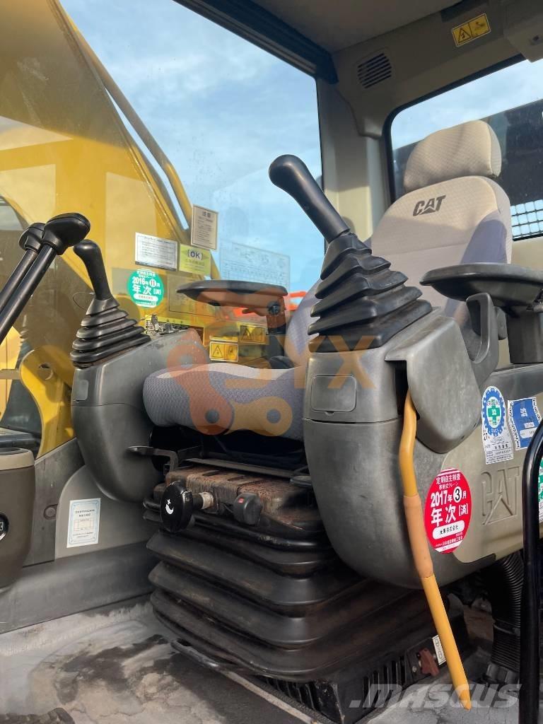 CAT 329 D حفارات زحافة