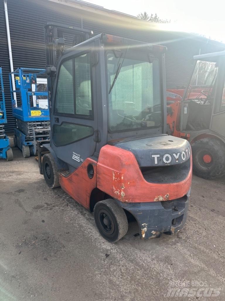 Toyota FD 25 شاحنات الديزل